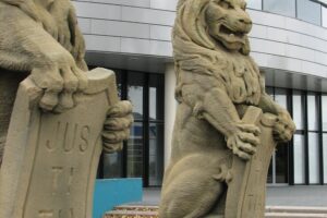 Alkmaar standbeelden leeuwen